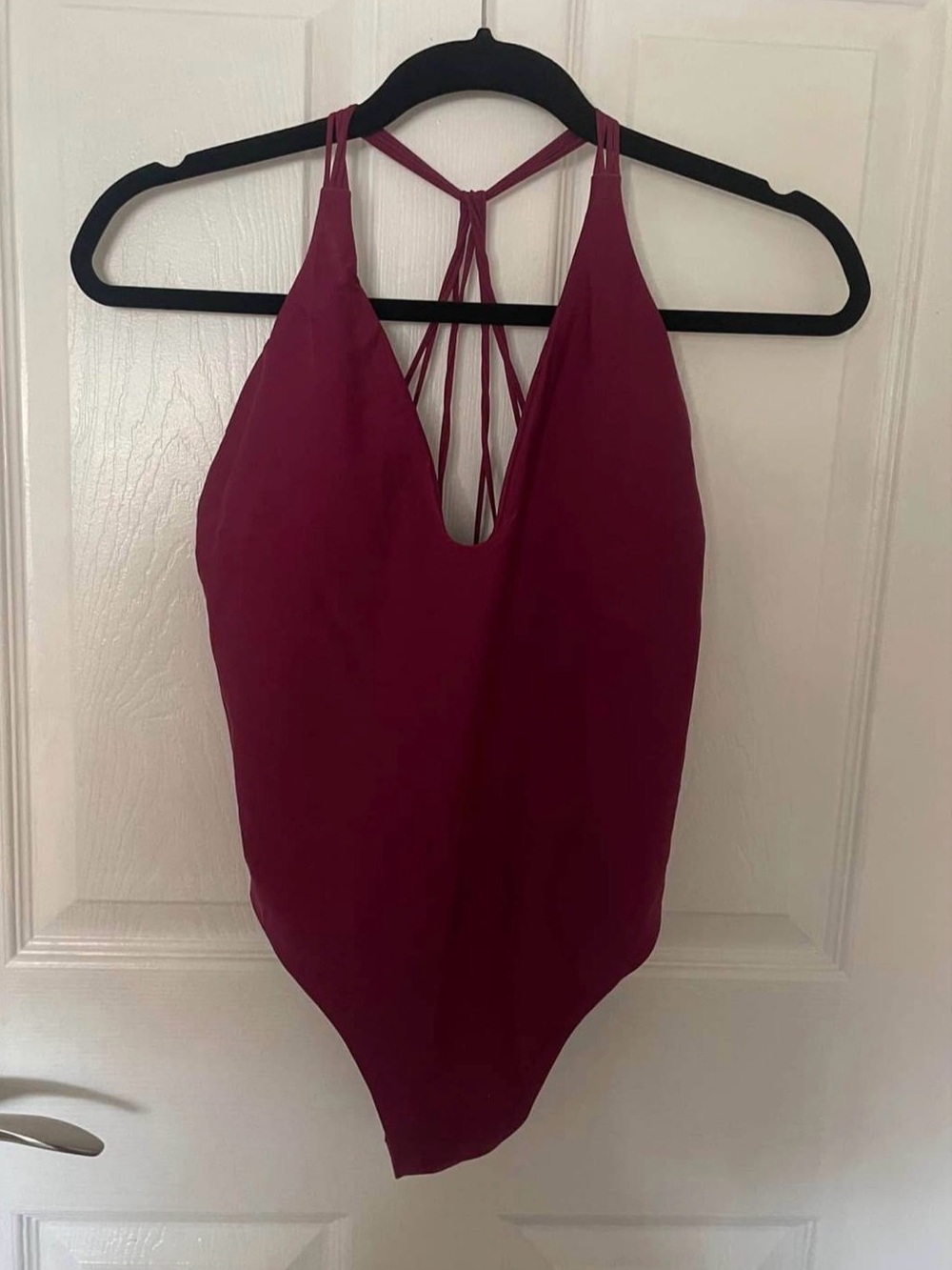 Plunge V-Neck Strappy One-Piece Swimsuit - Deep Berry
